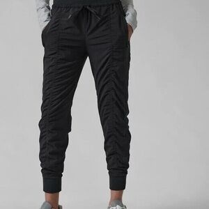 Athleta Black attitude Jogger Pant size 4